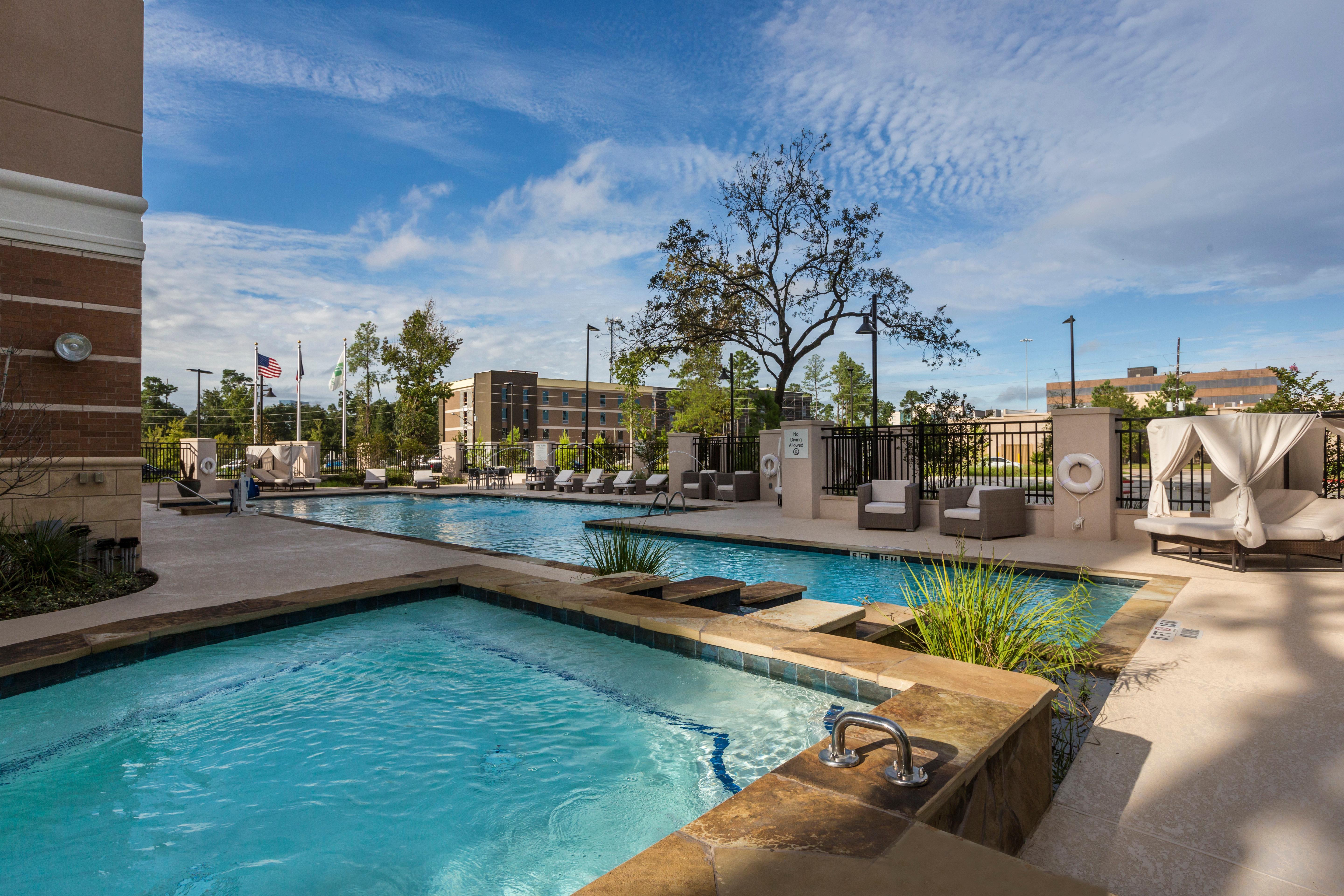 Crowne Plaza Shenandoah - The Woodlands Hotel Exterior photo